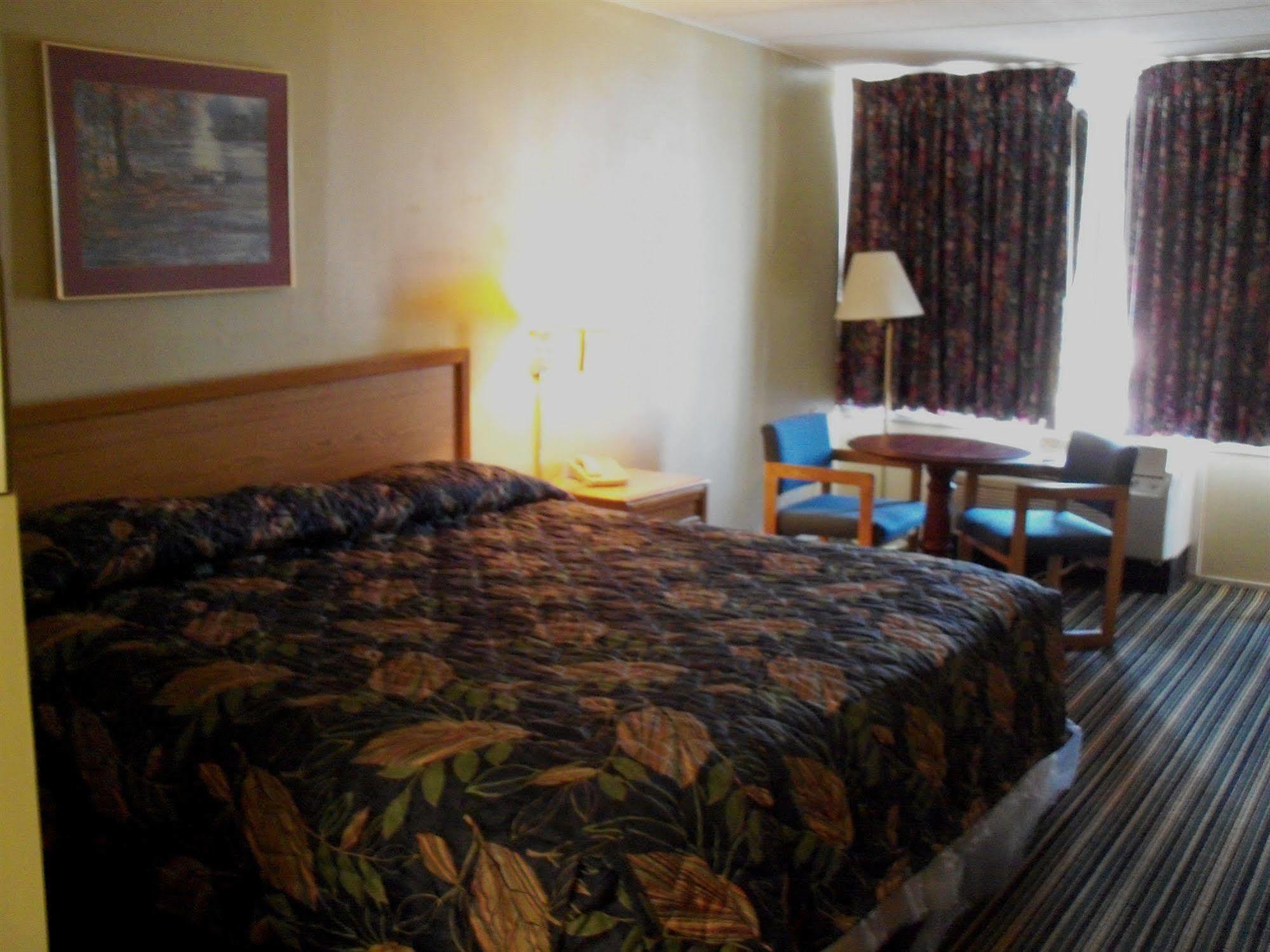 Rodeway Inn South Point Exterior photo